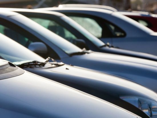 Отечественные легковые авто подорожали на 2,9 % в Ленобласти за январь