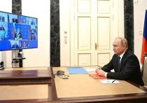 Владимир Путин начал заседание Совбеза - сразу после обращения к нему глав ДНР и ЛНР с просьбой признать их республики