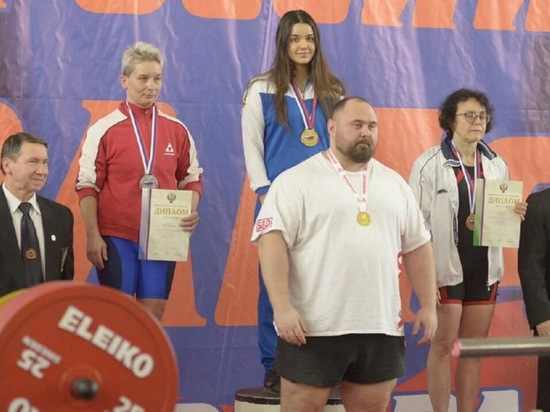 Северянки взяли серебро и бронзу чемпионата России по пауэрлифтингу