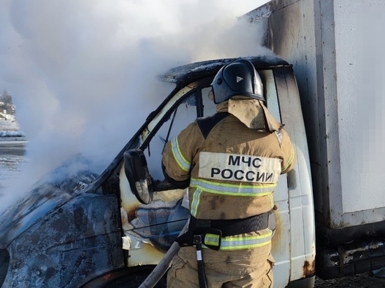 В Железногорске в результате пожара выгорела кабина грузовой «Газели»
