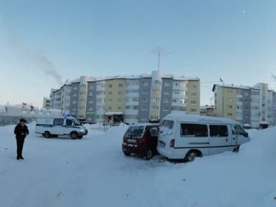 В ЯНАО мужчины скидывали полицейского с авто и едва его не покалечили в ДТП: уголовное дело расследовали