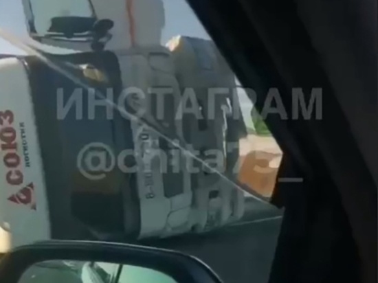 Фура опрокинулась на трассе «Чита-Хабаровск»