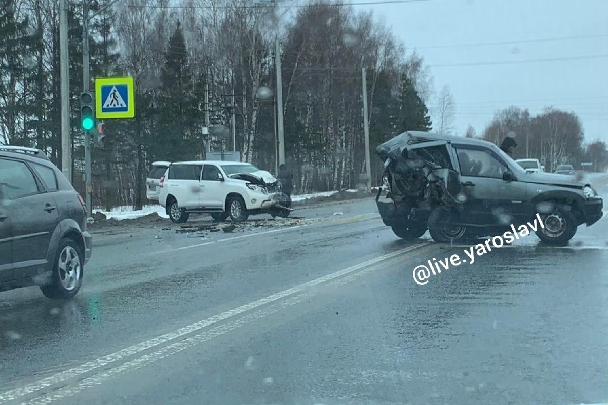 В Ярославском районе произошло крупное ДТП - МК Ярославль