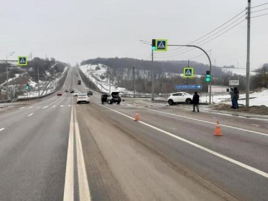 На въезде в Курск в жестком ДТП ранена автоледи