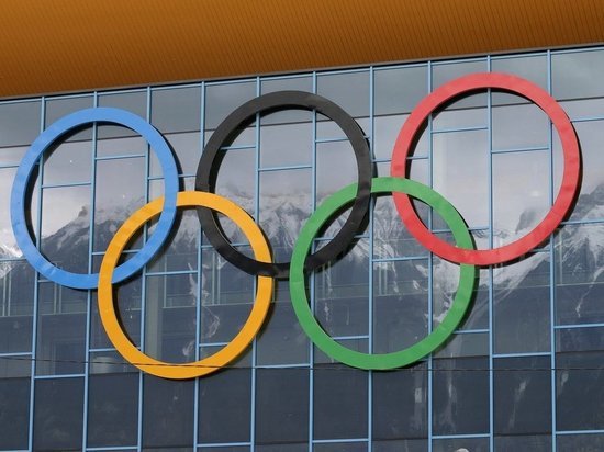«Два ребенка»: российских биатлонистов высмеяли за использование презервативов на Олимпиаде