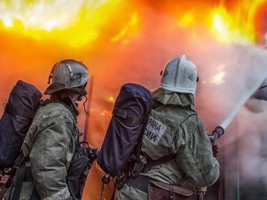 Вчера вечером в Смоленской области горели бытовка и хозпостройка