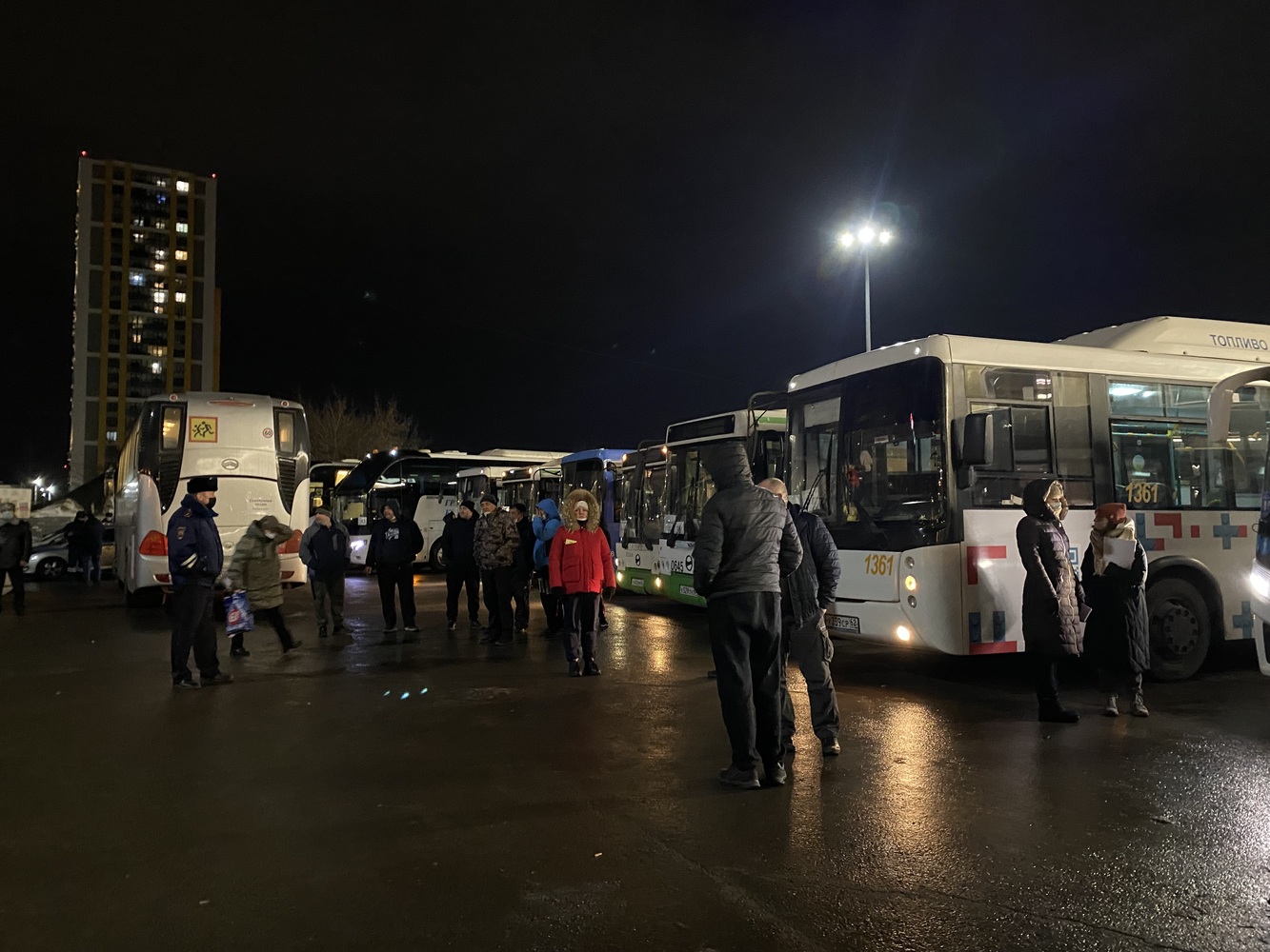 Жители ДНР и ЛНР прибыли в Рязань: кадры встречи