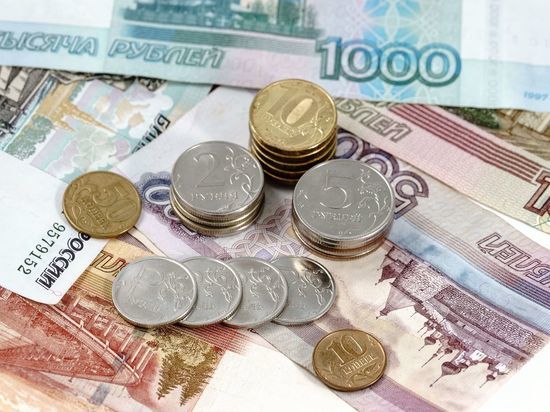 Петербургские пенсионеры отдали попавшим в ДТП «родственникам» почти 3 млн рублей