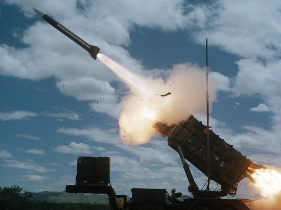 Стратегические объекты Киева обстреливаются ракетами
