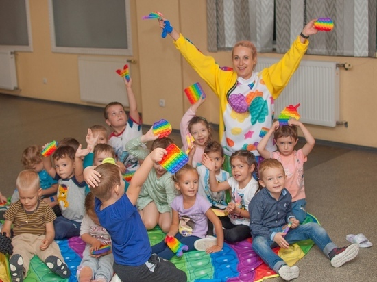 Донецкие аниматоры: мы не уехали и дарим детям праздник