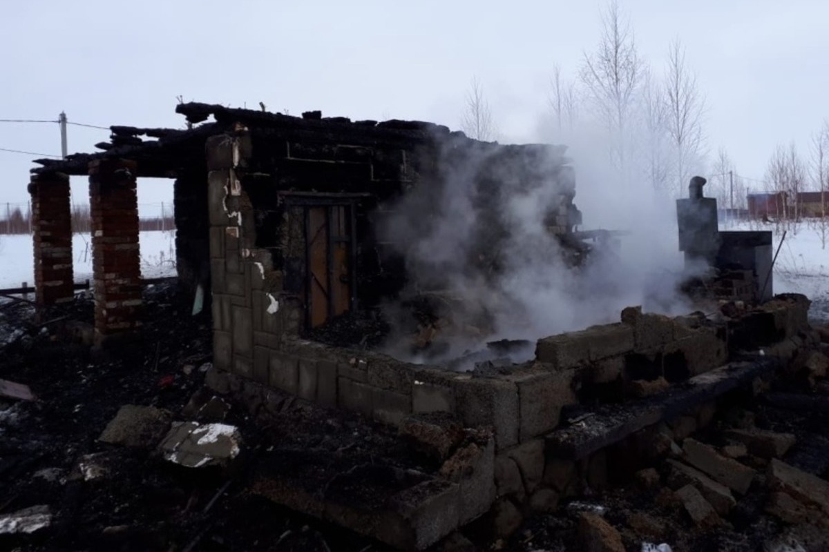 В пригороде Йошкар-Олы из-за пожара в бане сгорел частный дом - МК Йошкар- Ола