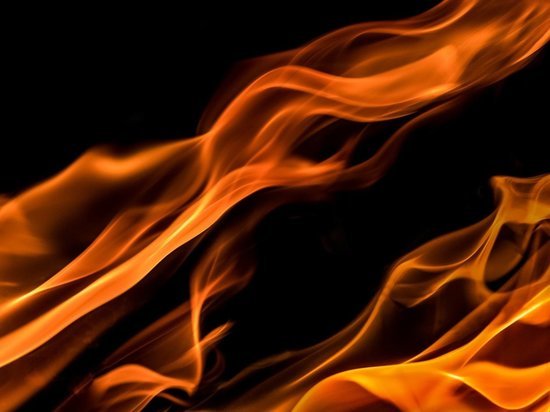 В Челябинске во время движения загорелся автомобиль