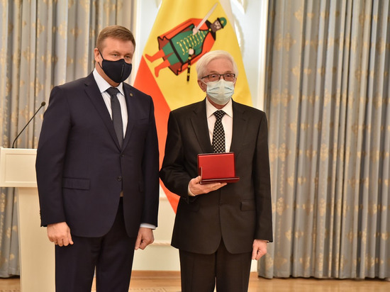 Любимов наградил рязанцев государственными и региональными наградами
