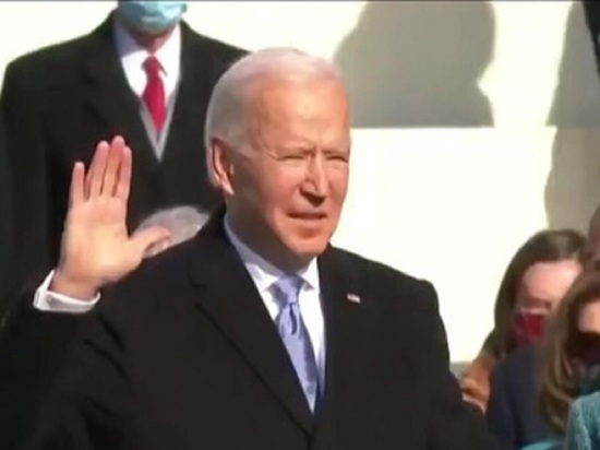 Байден анонсировал введение "разрушительных санкций" против России