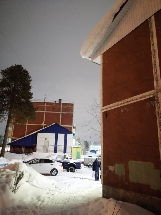 Графики очистки крыш от снега и сосулек составили в Ноябрьске