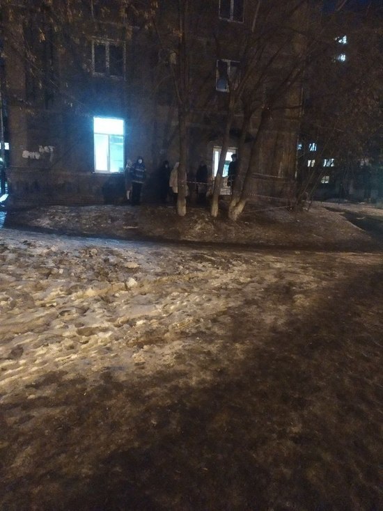 В кузбасском городе очередь в поликлинику выстроилась на улице
