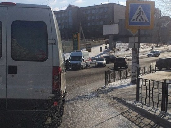 Скорая попала в ДТП с Mitsubishi Pajero на перекрестке в Чите
