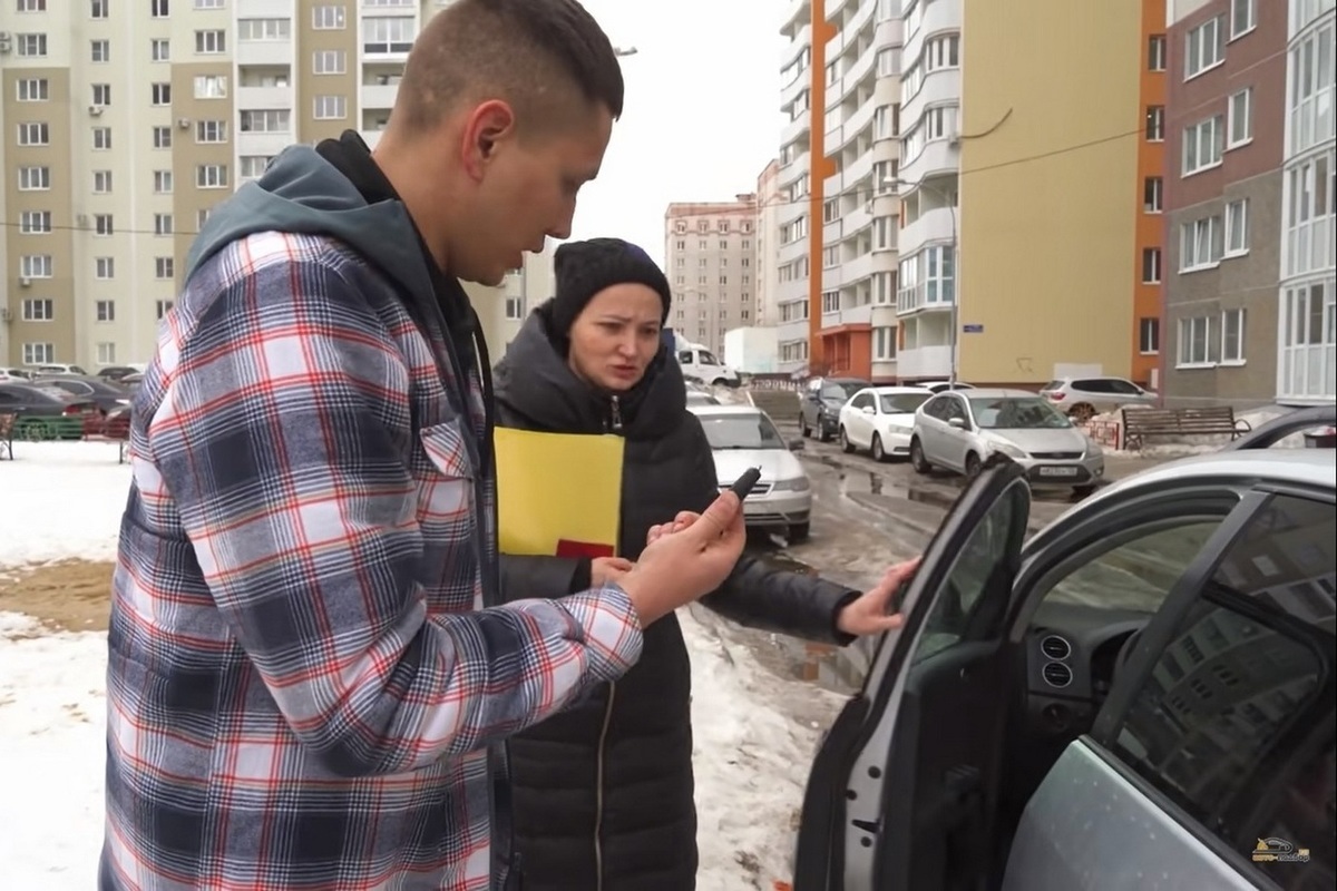 Воронежская мать-одиночка получила в подарок иномарку от известного  автоблогера - МК Воронеж