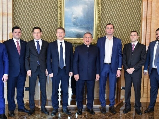 Рустам Минниханов пообещал поддержать финалистов «Лидеров России»