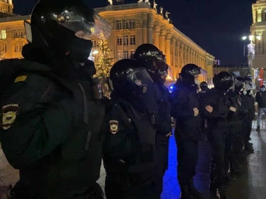 Участницу антивоенной акции в Екатеринбурге оштрафовали на 250 тысяч