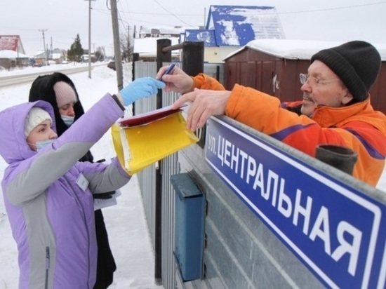 Ишимцам раздают памятки о правилах поведения в паводок