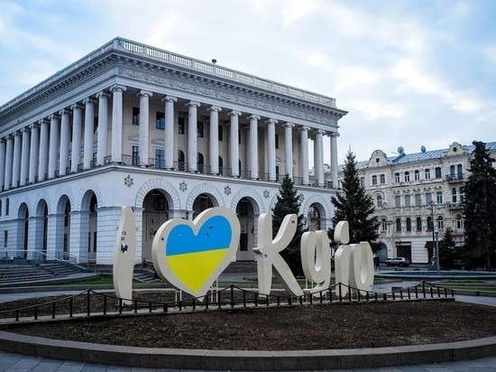 Комендантский час в Киеве продлили до полутора суток