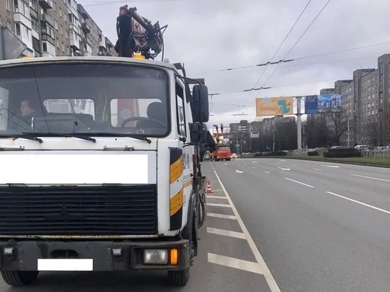 Калининградские пешеходы получили ранения из-за обрыва троллейбусного провода