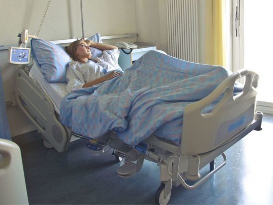 В Петербурге свободный коечный фонд в COVID-госпиталях увеличился до 63 %