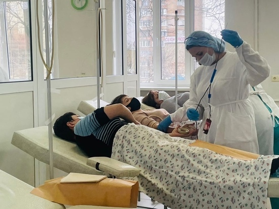 Женщины Донецка массово сдают кровь