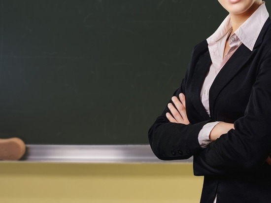 Угрожавшая школьникам поджогом учитель в Чите готова извиниться