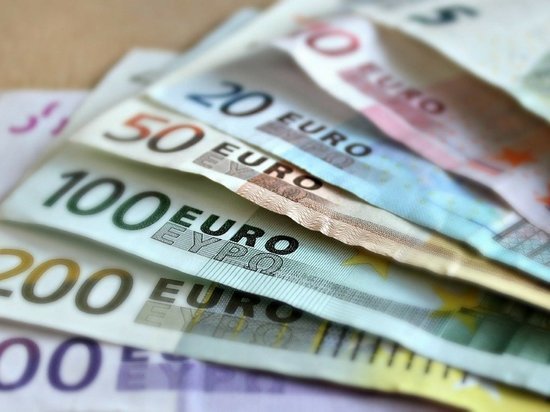 Стоимость евро достигла исторического максимума