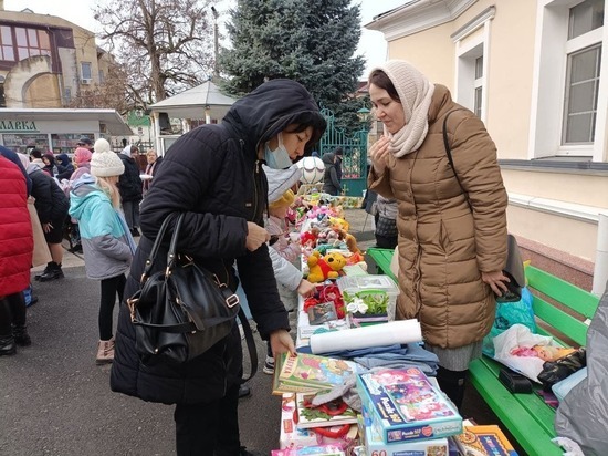 В Симферополе прошла благотворительная ярмарка в помощь детям Донбасса