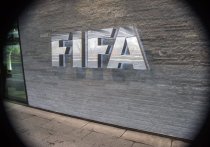 Все российские футбольные команды всех уровней, включая клубы и сборные всех возрастов, отстранены от участия в международных футбольных турнирах на неопределенный срок. Об этом стало известно из совместного заявления ФИФА и УЕФА, опубликованного вечером 28 февраля.