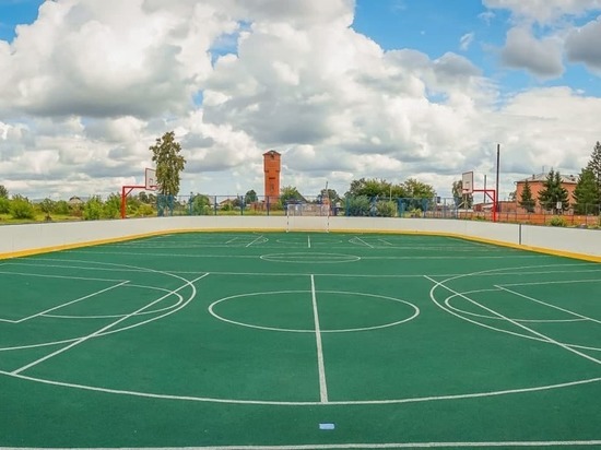Стадион из 80-х отремонтируют в кузбасском городе по просьбе жителей