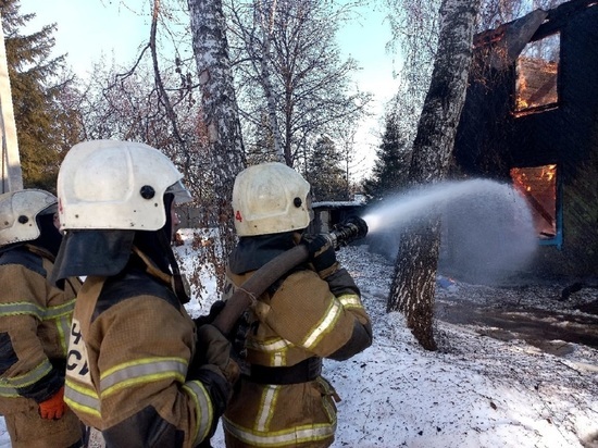 Человеческие останки обнаружены после пожара в бараке в Екатеринбурге