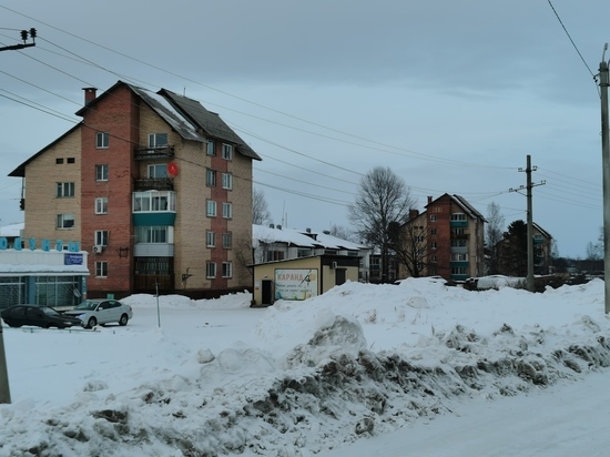 Местные жители бегут от высоких цен, сурового климата и безделья