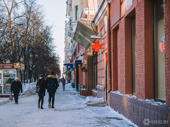 Кемеровчане пожаловались мэру на плохую уборку снега