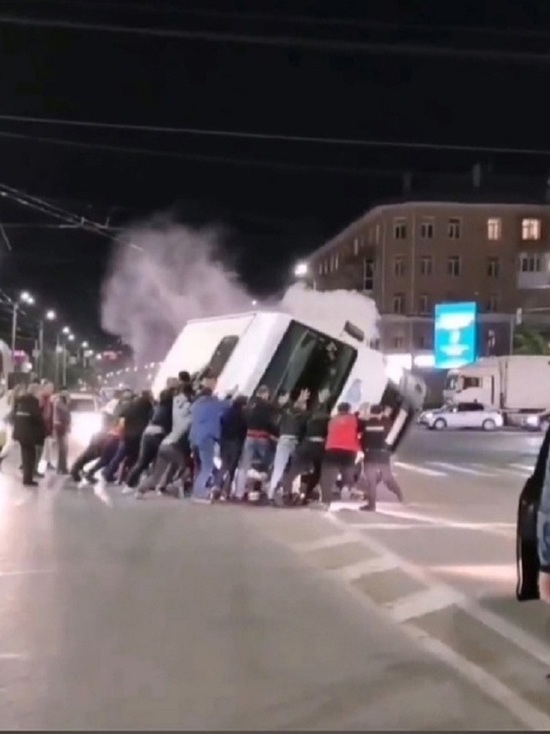 Кому от этого легче — омичи не хотят суда над влетевшей в газель автоледи