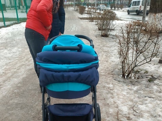 Старооскольские полицейские возбудили уголовное дело по поводу кражи детской коляски