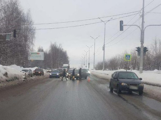 Ижевчанка попала под машину на пешеходном переходе на ул. 40 лет Победы