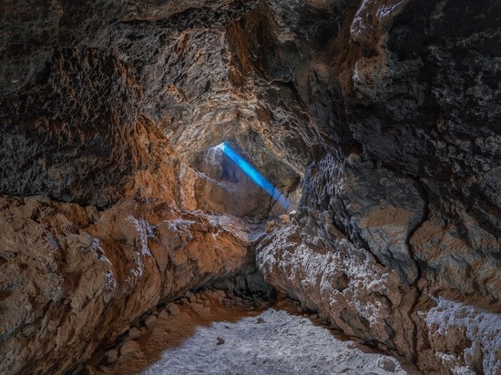 В горловской шахте двое горняков остаются под землей из-за обстрела