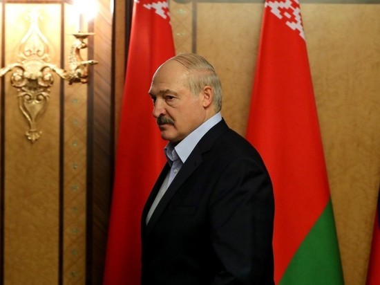 Лукашенко назвал тяжелым разговор с Зеленским