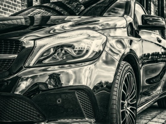 Mercedes-Benz приостановил производство и поставки автомобилей в РФ