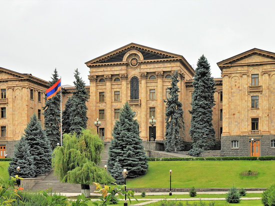 Парламенту Армении не удалось избрать президента страны