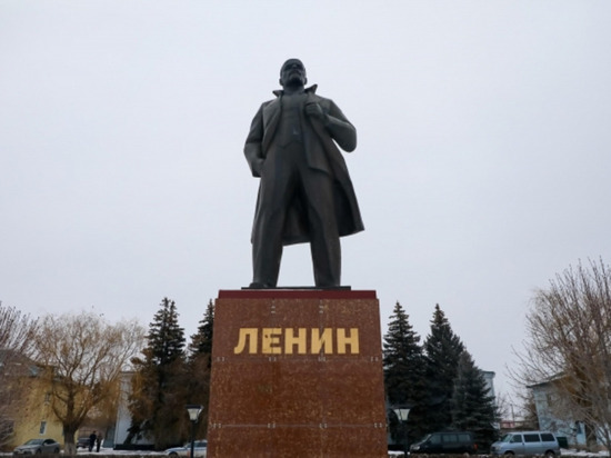 В Волгограде памятник Ленину готовят к ремонтным работам