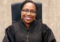 «Я жду возможности назначить в Верховный суд черную женщину, и тогда на самом деле все мы будем представлены», — сказал Джо Байден на президентских дебатах в феврале 2020 года