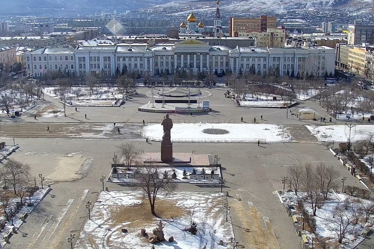 Чита площадь. Чита Центральная площадь. Колонны на площади Ленина в Чите. Чита февраль. Площадь Ленина зима.