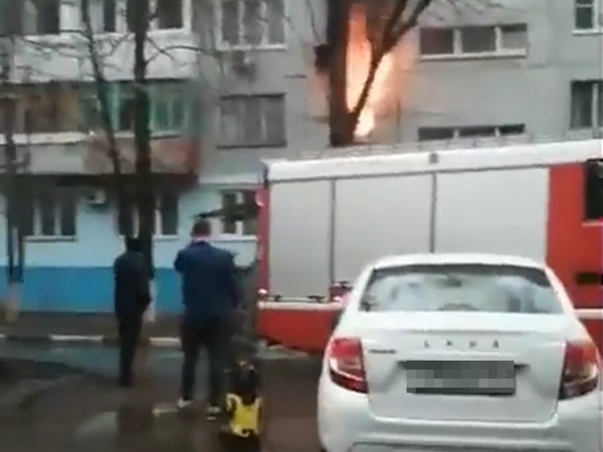 В Ростове на Содружества горела квартира
