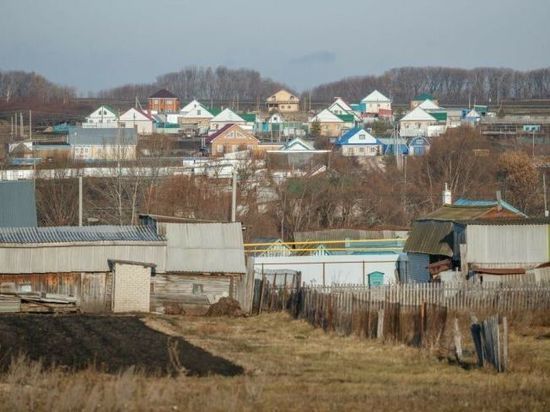 Миграционные процессы продолжают опустошать село, по статистике, опустели более четырех районов.
