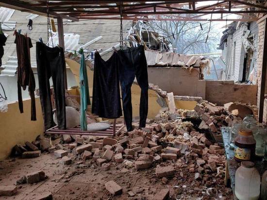 Почти тысяча зданий получили повреждения за две недели обстрелов ДНР